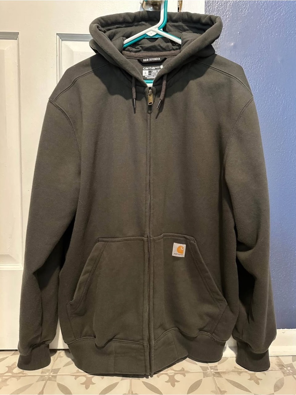 Carhartt size Large- Rain Defender® Loose Fit Heavyweight Full-Zip Sweatshirt